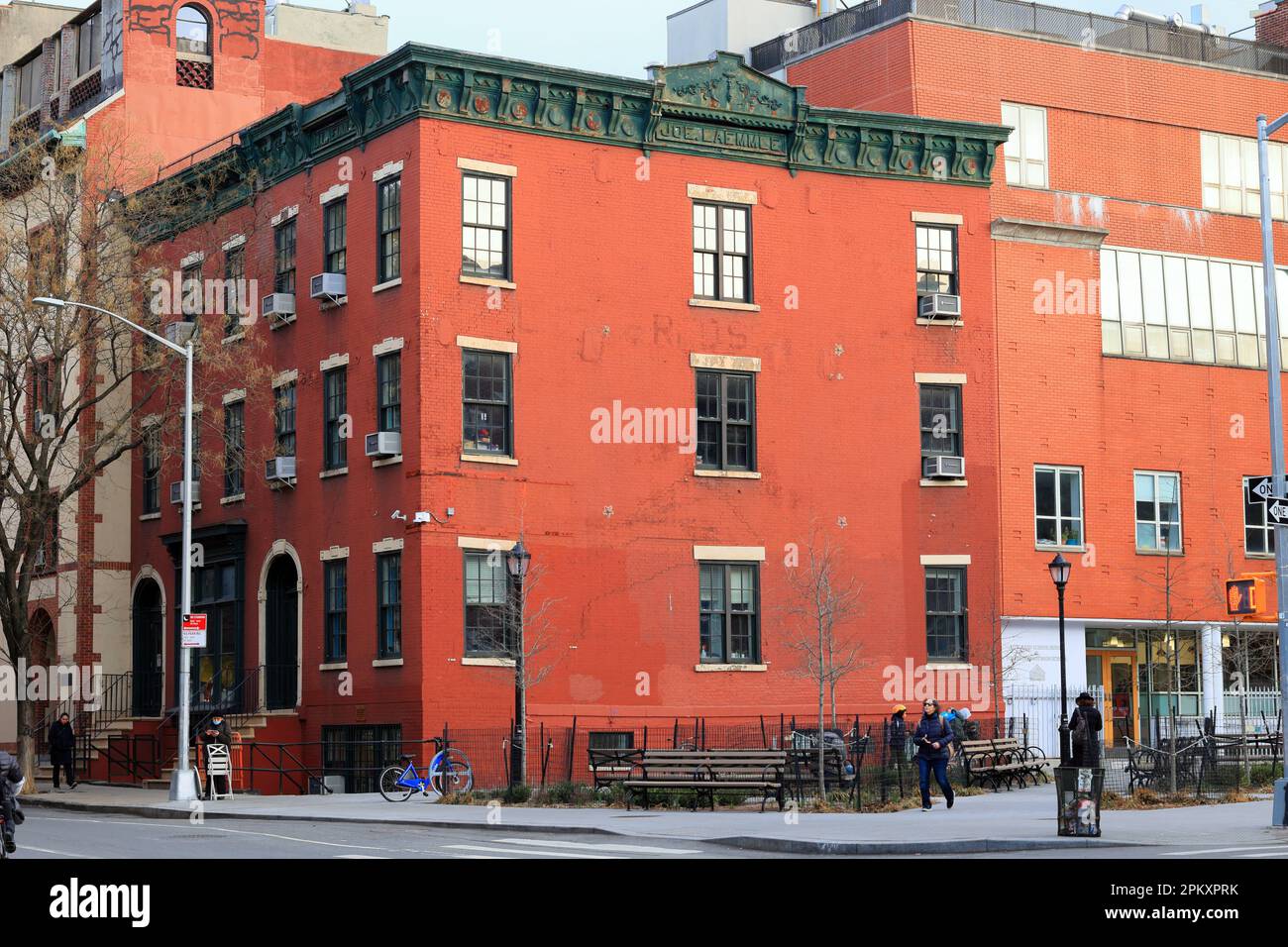 Little Red School House und Elisabeth Irwin High School, New York City. Eine historische öffentliche Schule zur Förderung von Konzepten in der progressiven Bildung. (Siehe Info) Stockfoto