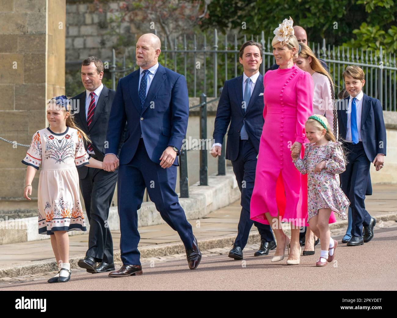 Windsor, England. UK. 09. April 2023. Mia Tindall, Peter Phillips, Mike Tindall, Edoardo Capelli Mozzi, Zara Tindall, Lena Tindall und Prince George Stockfoto
