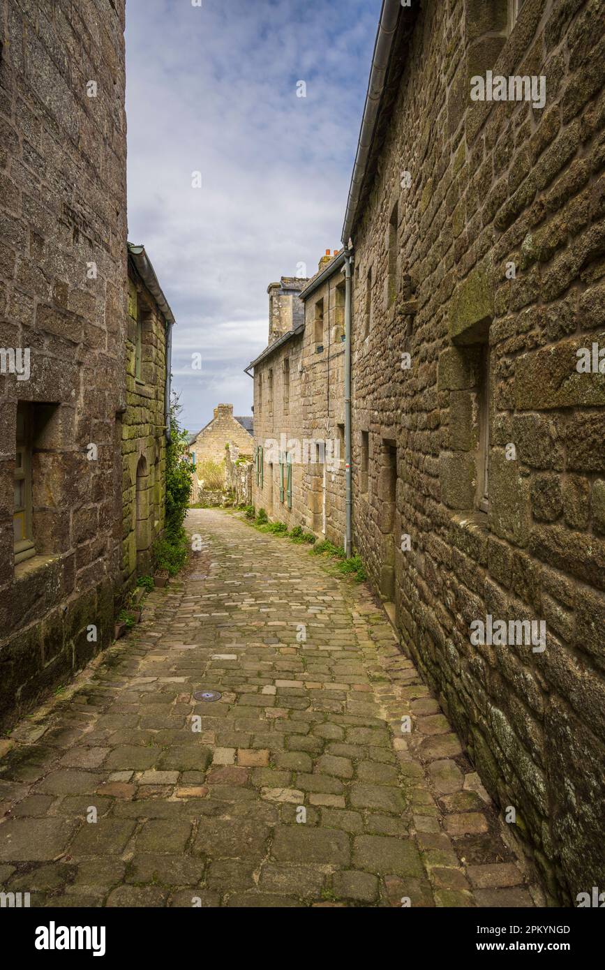 Die leeren Straßen von Locronan, Bretagne, Frankreich Stockfoto