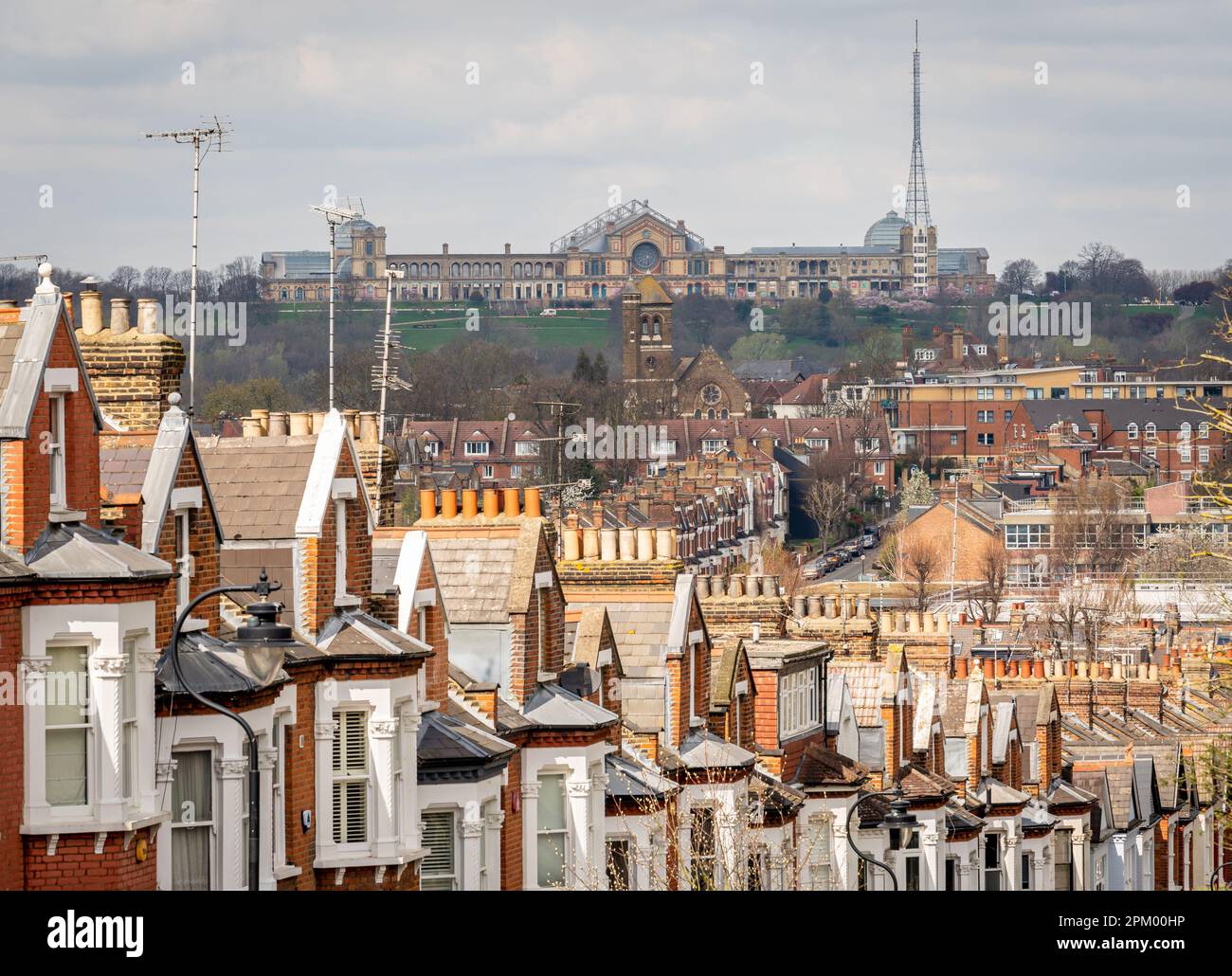 Alexandra Palace im Londoner Stadtteil Haringey aus der Ferne gesehen Stockfoto