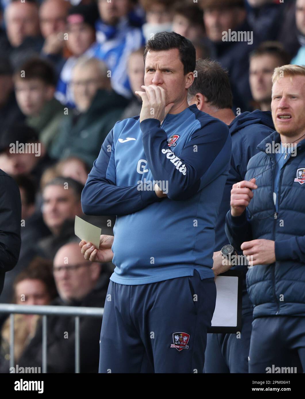 Peterborough, Großbritannien. 10. April 2023. Gary Caldwell (Manager von Exeter City) beim Spiel Peterborough United gegen Exeter City EFL League One, im Weston Homes Stadium, Peterborough, Cambridgeshire. Kredit: Paul Marriott/Alamy Live News Stockfoto