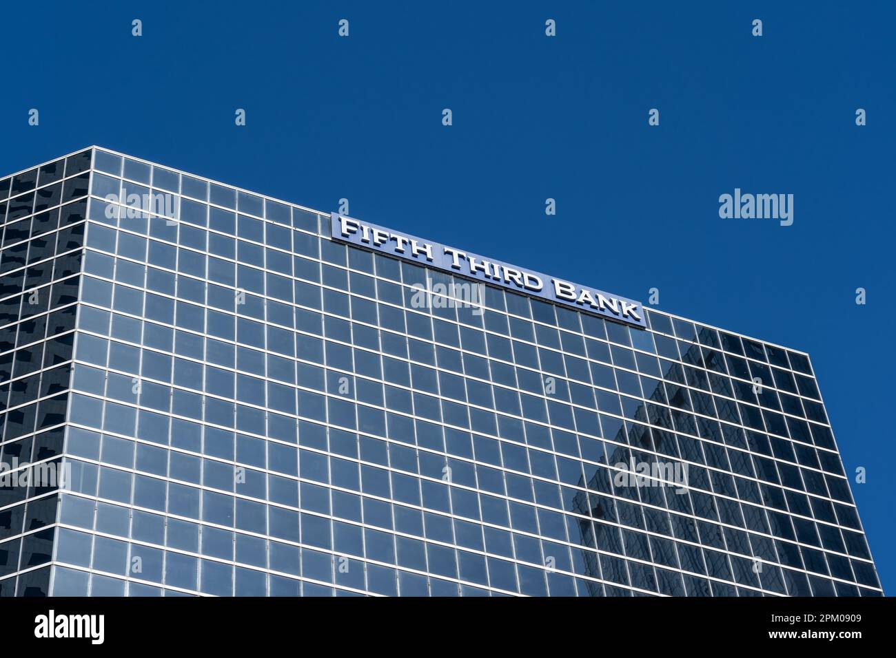 Das Bürogebäude der Fifth Third Bank in Tampa, FL, USA. Stockfoto Das Bürogebäude der Fifth Third Bank in Tampa, FL, USA. Stockfoto