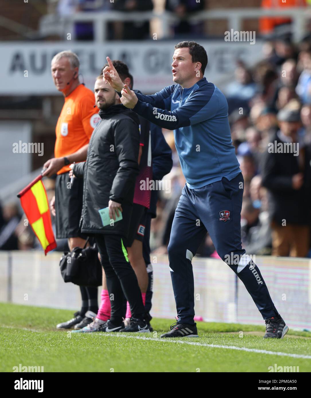 Peterborough, Großbritannien. 10. April 2023. Gary Caldwell (Manager von Exeter City) beim Spiel Peterborough United gegen Exeter City EFL League One, im Weston Homes Stadium, Peterborough, Cambridgeshire. Kredit: Paul Marriott/Alamy Live News Stockfoto