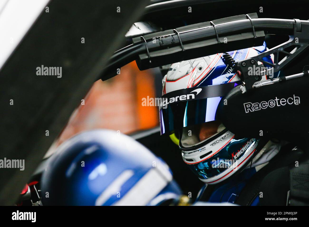 Oulton Park, Cheshire, Großbritannien. 10. April 2023. Garagenfahrer 59 Marvin Kirchhöfer in der Pro-am-Klasse GT3 in Runde 1 der British GT Championship von Intelligent Money im Oulton Park. 10. April 2023 Kredit: Jurek Biegus/Alamy Live News Stockfoto