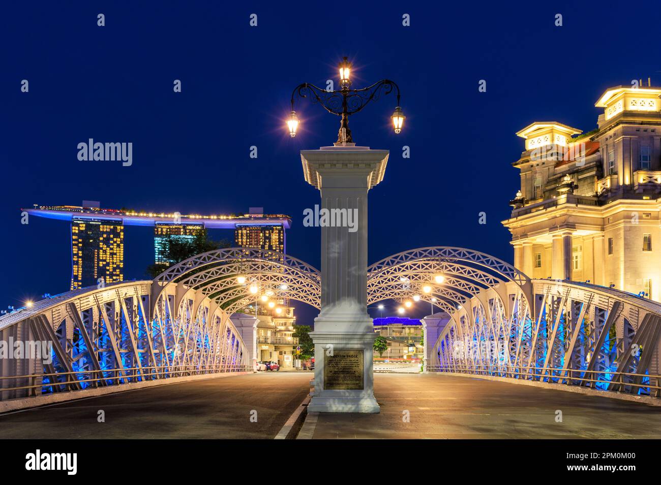 Anderson Bridge bei Nacht, Singapur Stockfoto