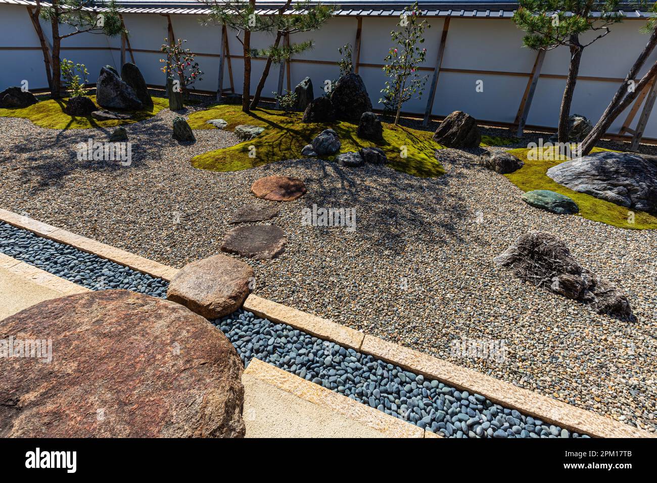 Der Garten des Präfekturmuseums Hyogo befindet sich am Geburtsort der Präfektur Hyogo. Das erste Gebäude der Präfekturregierung Hyogo, komplett mit seiner OW Stockfoto