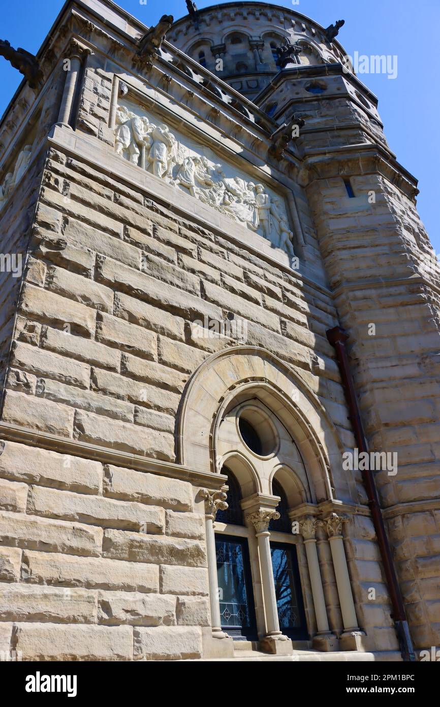 Mauer und Details zum Denkmal des ermordeten 20. Präsidenten der Vereinigten Staaten von Amerika, James A. Garfield, auf dem Lake View Cemetery in Cleveland, Ohio Stockfoto