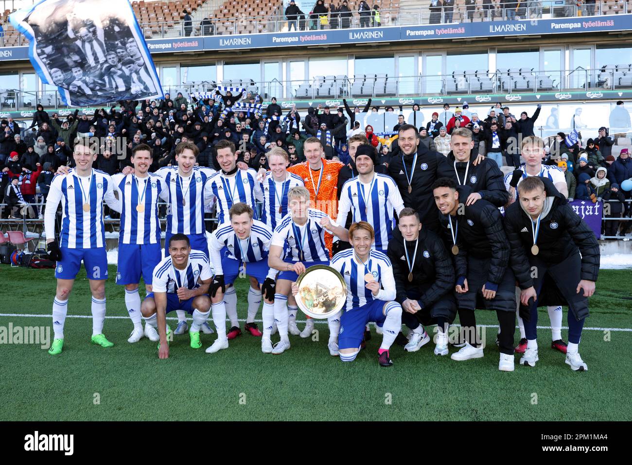 Helsinki, Finnland. 1. April 2023. HJK feiert den Gewinn des finnischen League Cup, 1. April 2023 - Fußball/Fußball : Finale des finnischen League Cup 2023 zwischen HJK Helsinki - AC Oulu in der Bolt Arena in Helsinki, Finnland. Kredit: Juha Tamminen/AFLO/Alamy Live News Stockfoto