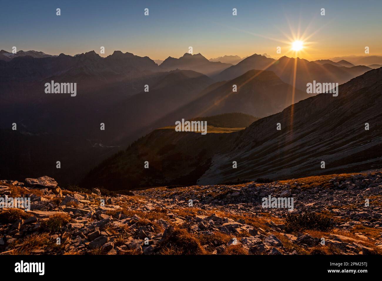 Blick von Schafreuter auf Karwendel, Österreich, Tirol, Sonnenuntergang Stockfoto