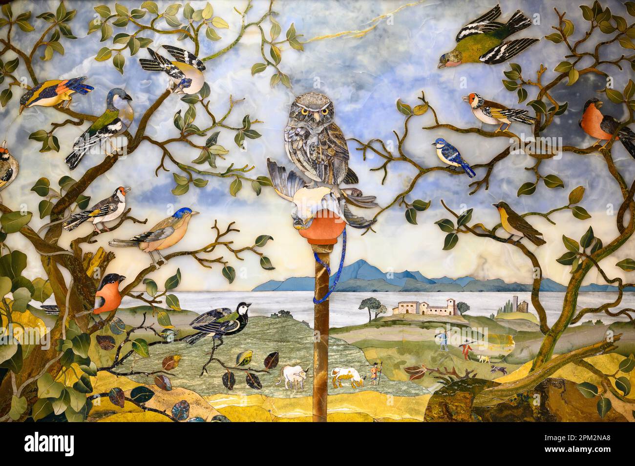 Florenz. Italien. Museum des Opificio delle Pietre dure (Workshop der Halbedelsteine). Tischplatte mit Eule und Vögeln in einer Landschaft (Detail), 17 Stockfoto