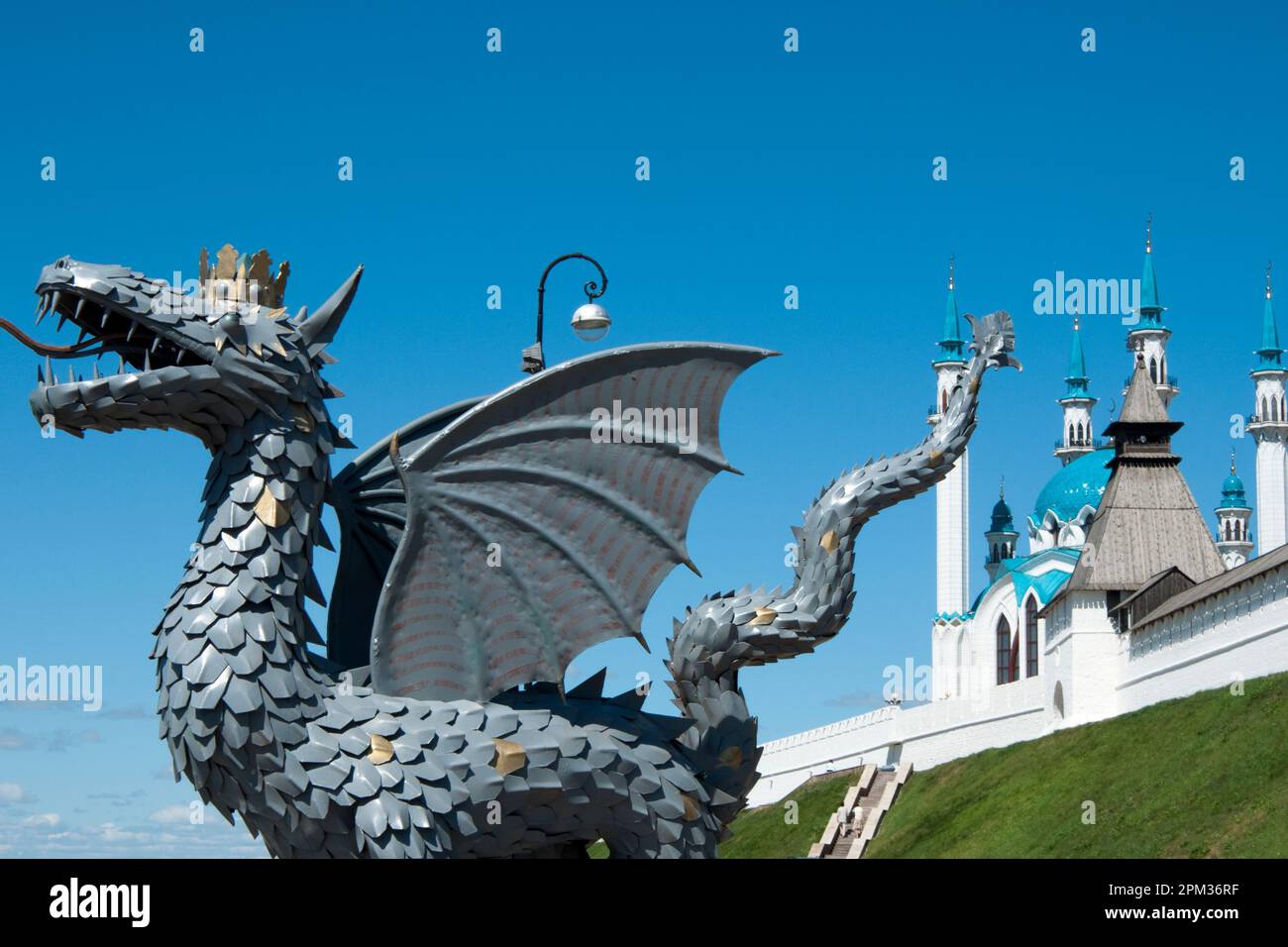 Eine Nahaufnahme des Monuments von Dragon Zilant in Kazan, Russland Stockfoto