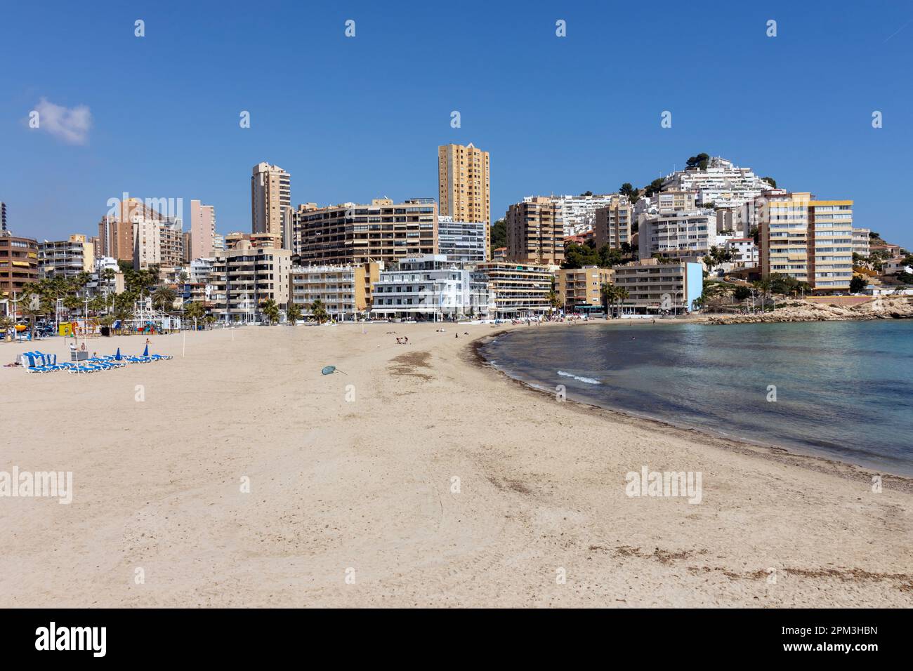 Wunderschöne Aussicht auf den finestrat Strand in Alicante spanien Stockfoto