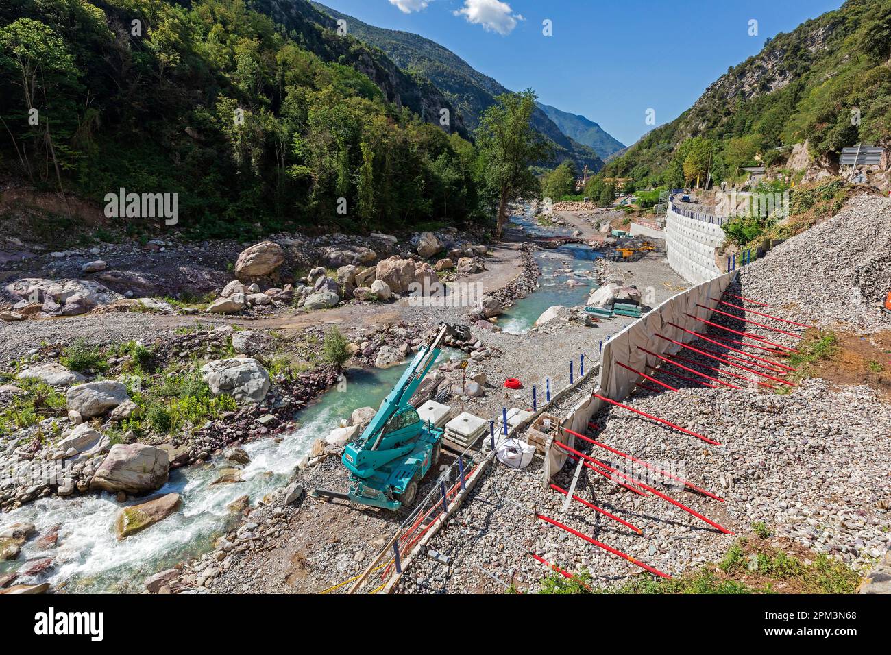 Frankreich, Alpes Maritimes, Roya-Tal, Fontan, Roya-Fluss, Wiederaufbau nach dem Hochwasser im Oktober 2020 Stockfoto