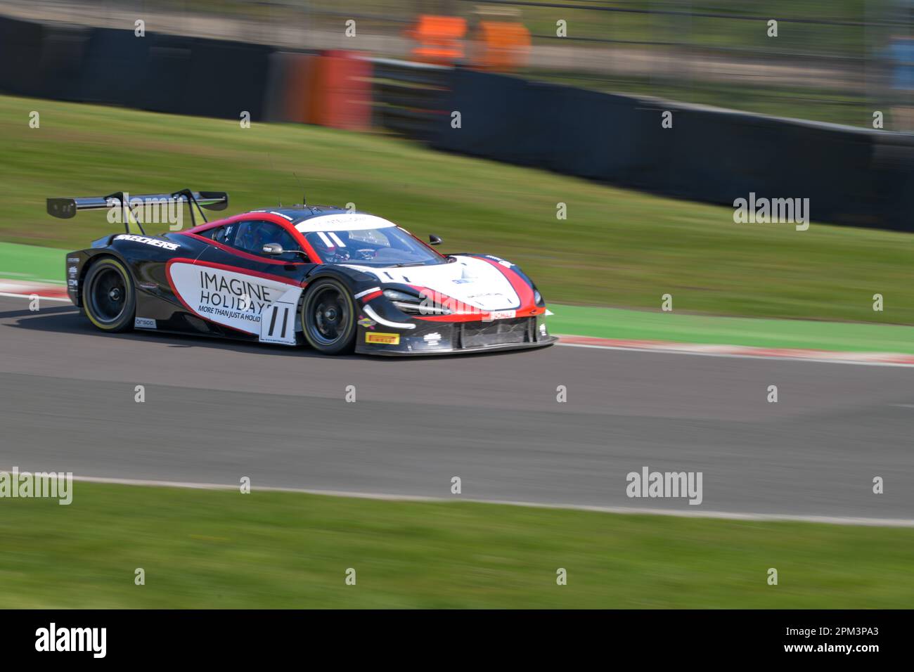 British GT Championship, 2023 Intelligent Money, Oulton Park Racing Circuit, Paddock Motorsport, Mark Smith, Martin Plowman, McLaren 720S GT3 Stockfoto