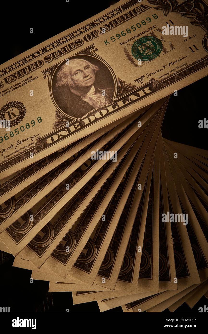 Ein Stapel US-Dollar-Scheine Stockfoto
