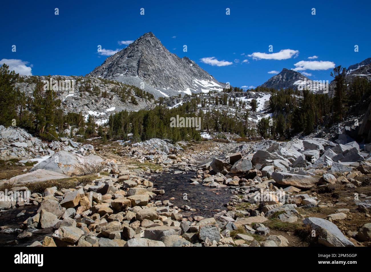 Berge auf einer Wanderung in der östlichen Sierra Stockfoto