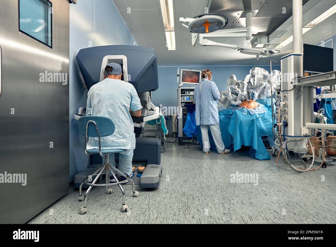 Chirurgie Da Vinci. Minimal-invasive Roboterchirurgie mit dem Operationssystem da Vinci. Medizinischer Roboter. Roboterchirurgie. Roboterassistierte medizinische Operati Stockfoto