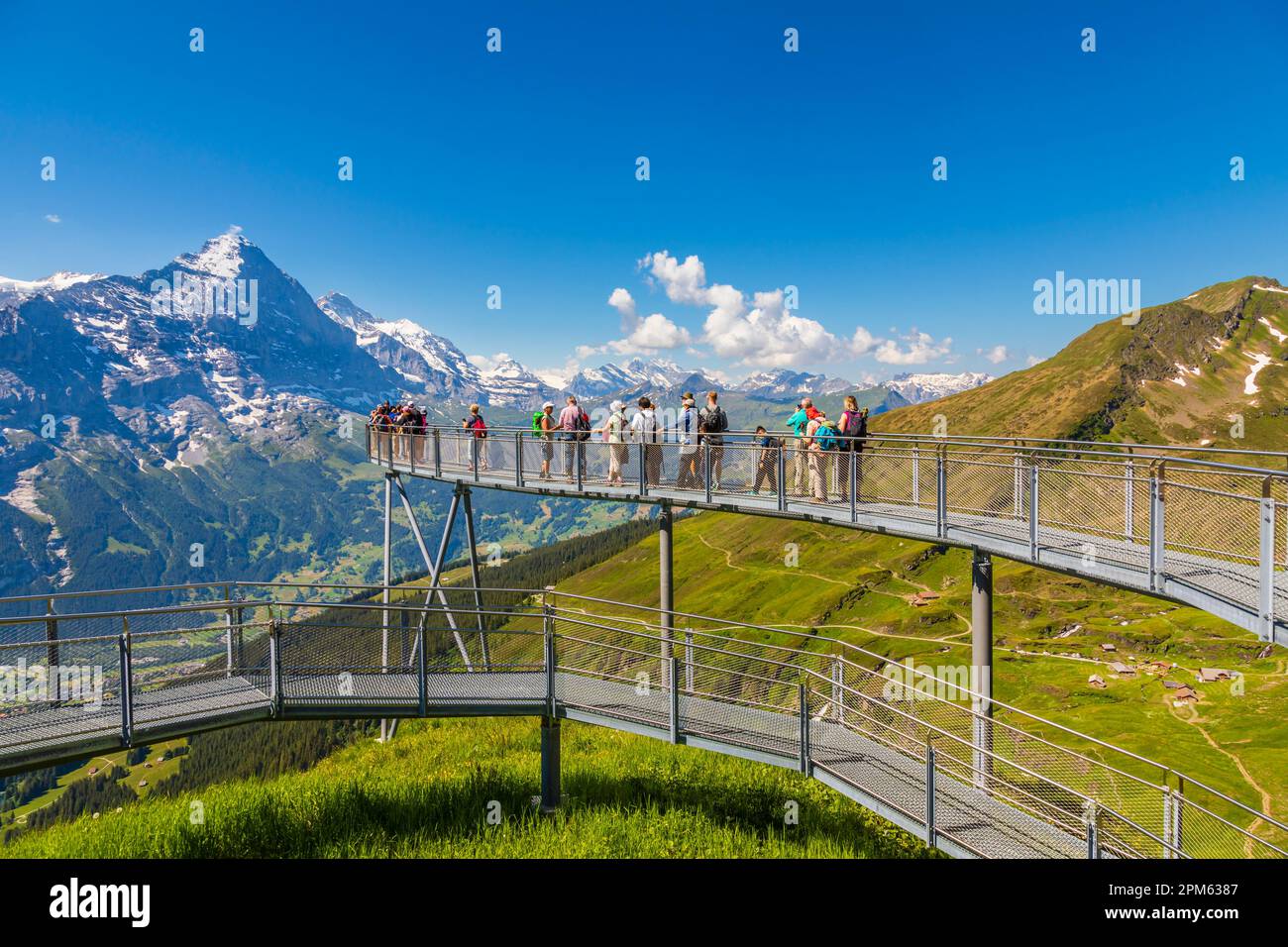 First Cliff Walk, eine Panoramaplattform in Grindelwald-First, Jungfrau Region, Berner Oberland, Schweiz und Eiger Aussicht Stockfoto