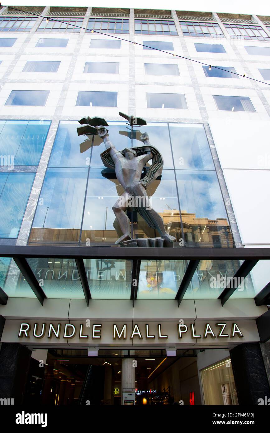 Adelaide, Australien - 1. Mai 2022: Rundle Mall Plaza Shopping Center Stockfoto