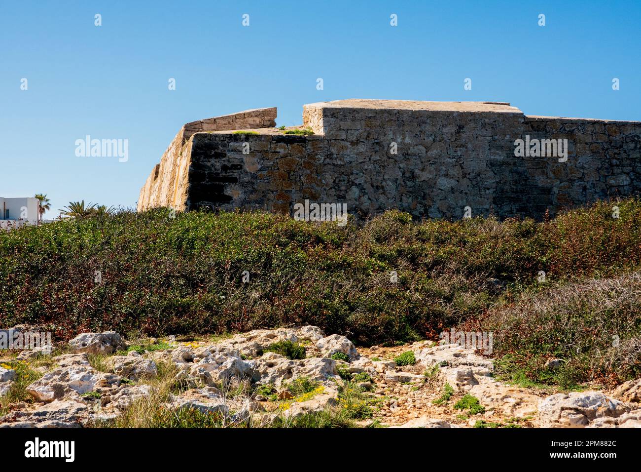 Cala d’Or, Mallorca, Balearische Inseln, Spanien. 29. März 2023, Blick auf Fort Es Forti, Mallorca Stockfoto