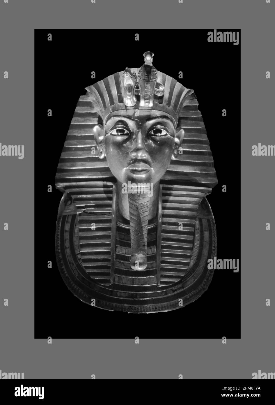Ägypten, Kairo. Ägyptisches Museum. Die goldene Bestattungsmaske, die Totenmaske von Tutanchamun. Schwarzweißbild. Stockfoto