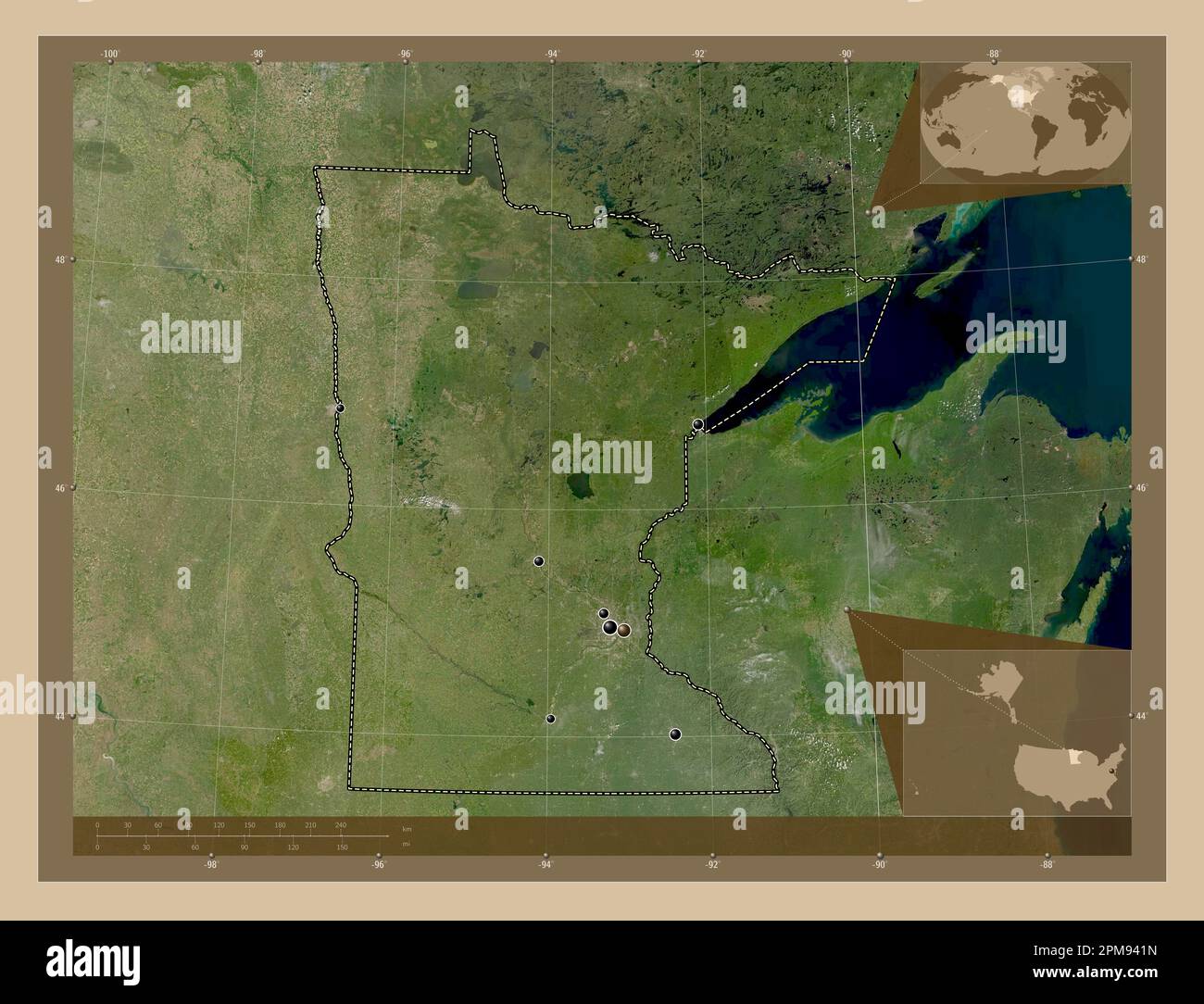 Minnesota, Bundesstaat der Vereinigten Staaten von Amerika. Satellitenkarte mit niedriger Auflösung. Standorte der wichtigsten Städte der Region. Eckkarten für zusätzliche Standorte Stockfoto