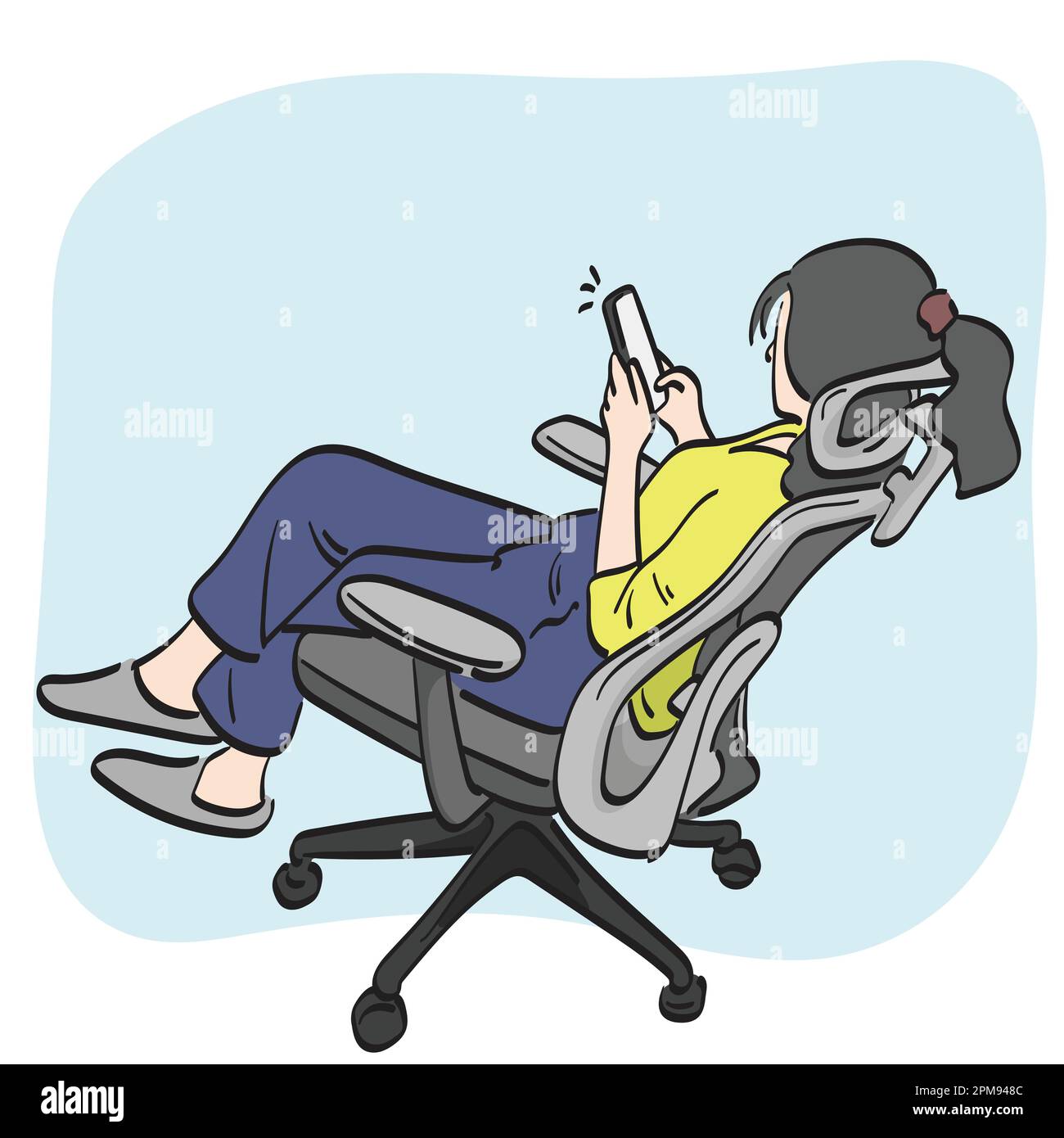 Linienkunst Frau, die ein Smartphone auf dem Bürostuhl verwendet Illustration Vektor Hand gezeichnet isoliert auf weißem Hintergrund Stock Vektor