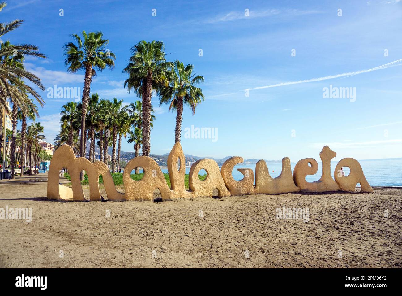 Playa La Malagueta, berühmter und beliebter Stadtstrand in Malaga, Andalusien, Costa del Sol, Spanien, Europa Stockfoto