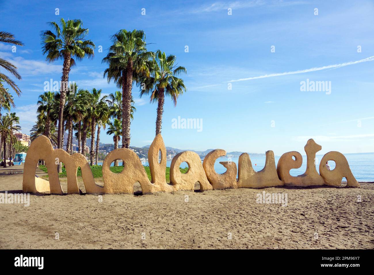 Playa La Malagueta, berühmter und beliebter Stadtstrand in Malaga, Andalusien, Costa del Sol, Spanien, Europa Stockfoto