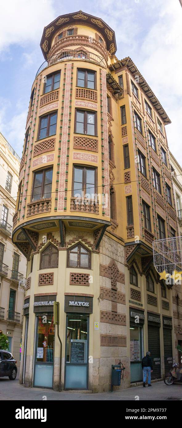 Typisches Haus neben „Mercado Central de Atarazanas“, Altstadt von Malaga, Andalusien, Costa del Sol, Spanien, Europa Stockfoto