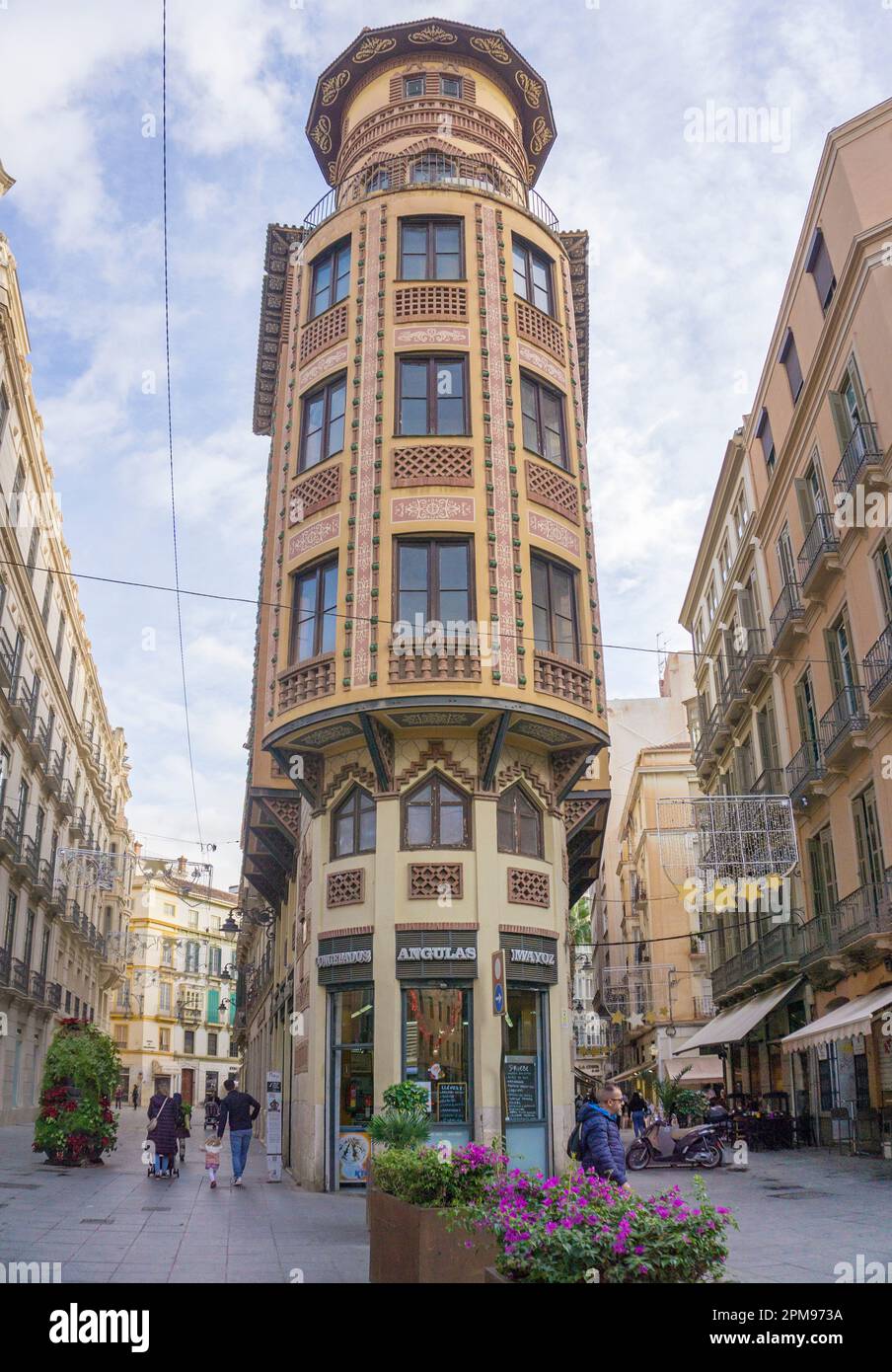 Typisches Haus neben „Mercado Central de Atarazanas“, Altstadt von Malaga, Andalusien, Costa del Sol, Spanien, Europa Stockfoto