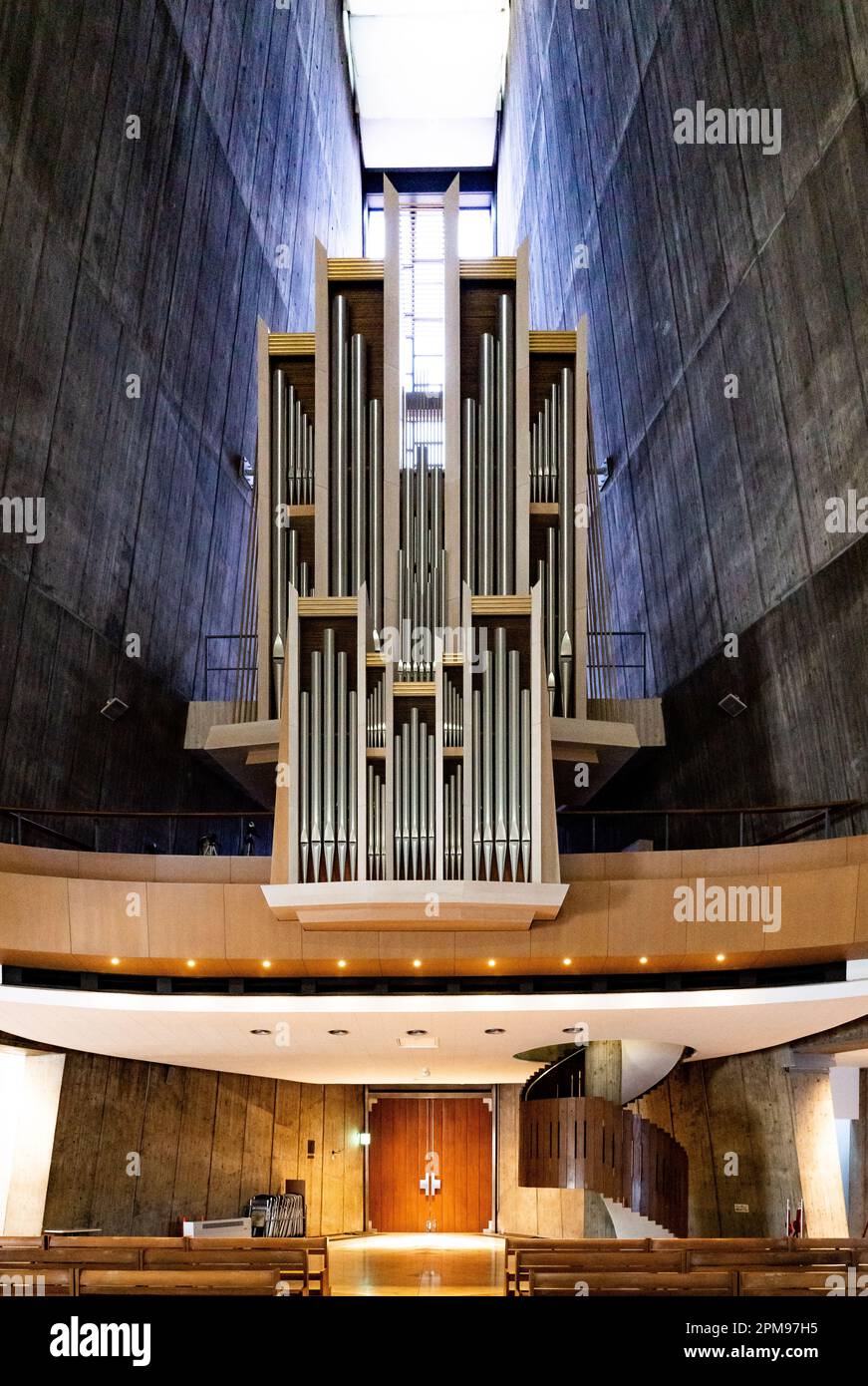 St. Marienkathedrale, Sitz der römisch-katholischen Erzdiözese von Tokio. Das Beton- und Edelstahlgebäude wurde von Kenzo Tange entworfen. Stockfoto