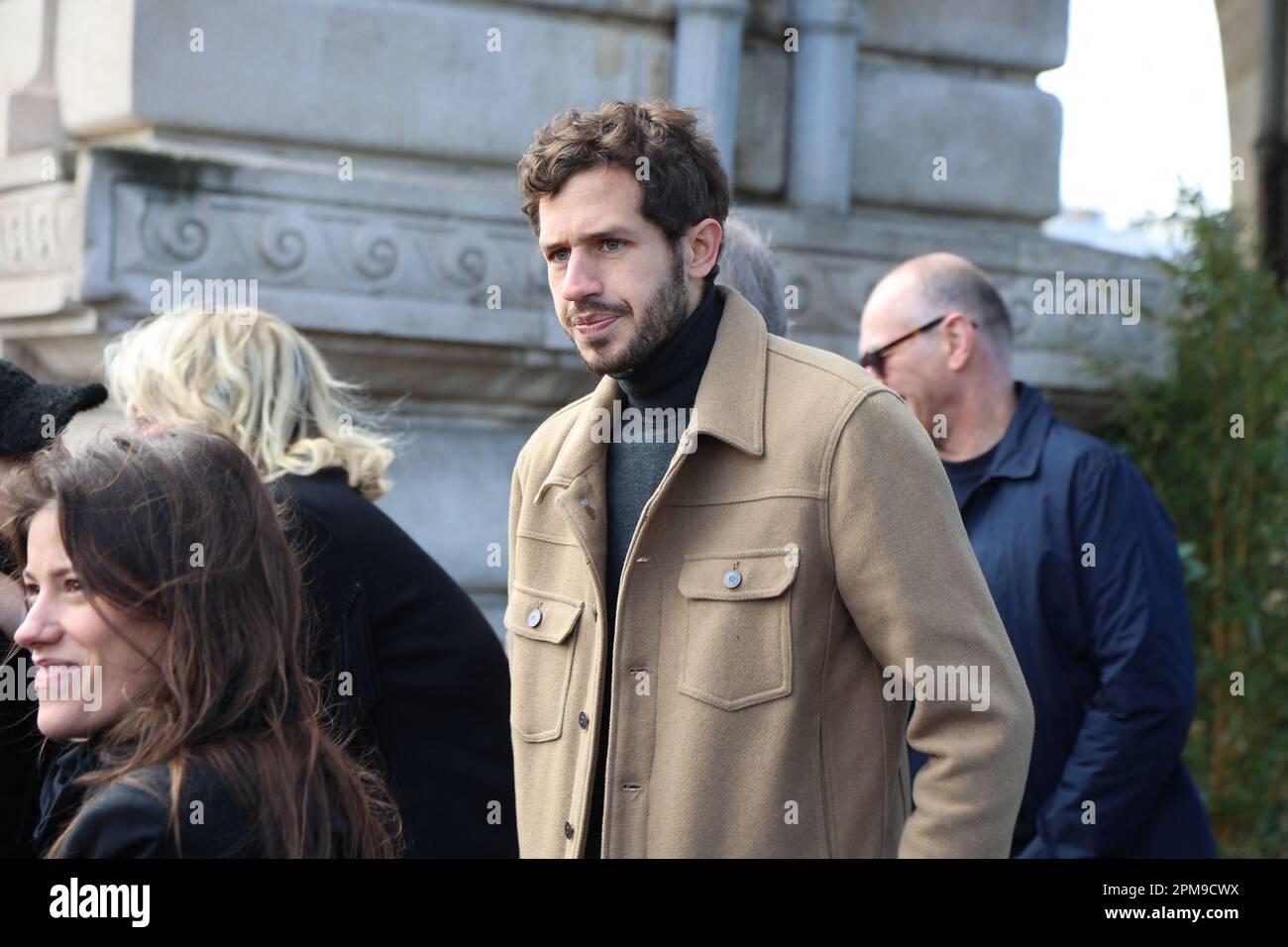 Victor Belmondo nimmt am 12. April 2023 an der Einweihung der Promenade