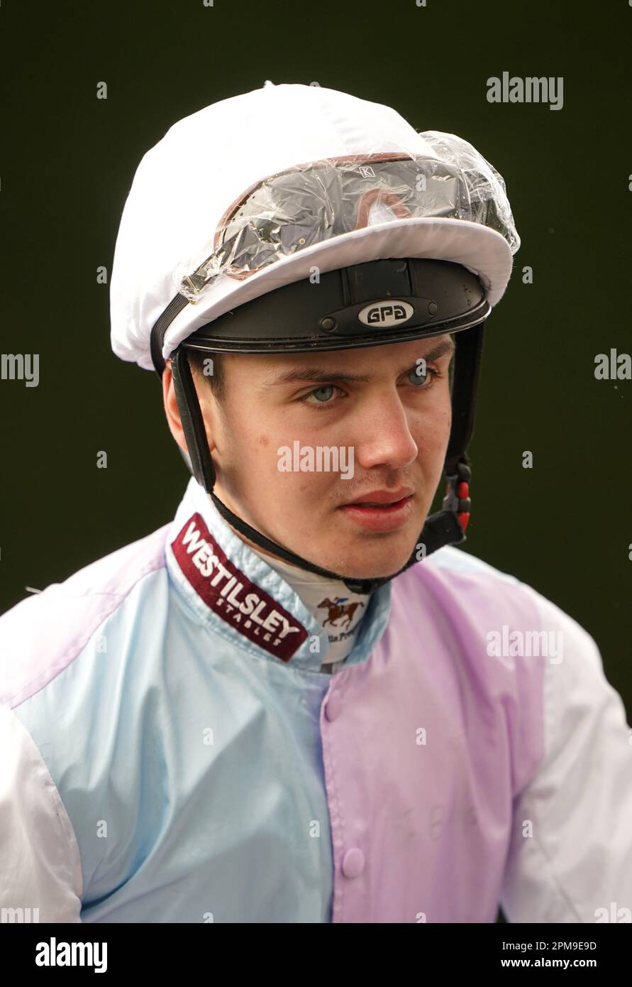 Jockey George Bass am ersten Tag der LV= Insurance County Championship, Division One Match in Trent Bridge, Nottingham. Foto: Donnerstag, 13. April 2023. Stockfoto