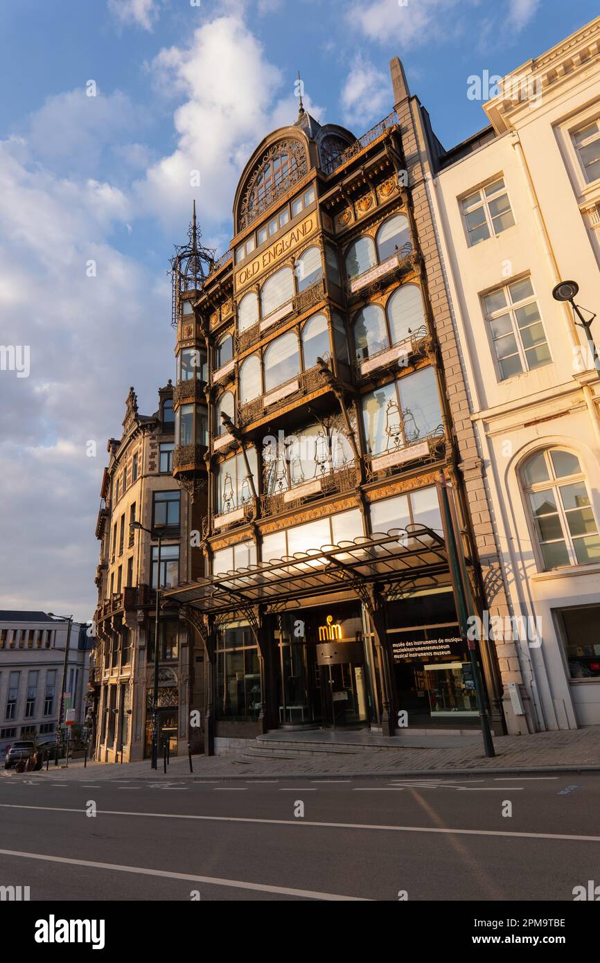Das Musikinstrumentemuseum im Jugendstil-Altenengland-Gebäude in Brüssel, Belgien. In einem wunderschön restaurierten Komplex in Brüssel, von dem Stockfoto