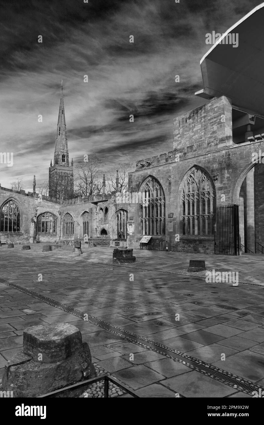 Die Ruinen der alten St. Michael's Cathedral, Coventry City, Warwickshire, England, Großbritannien Stockfoto