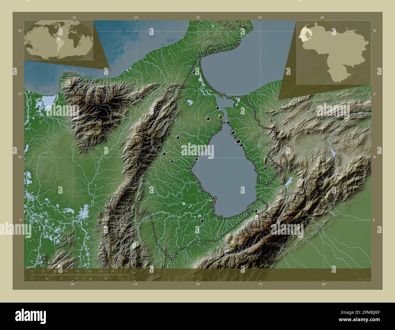 Zulia, Staat Venezuela. Höhenkarte im Wiki-Stil mit Seen und Flüssen. Standorte der wichtigsten Städte der Region. Zusätzliche Eckpunkte Stockfoto