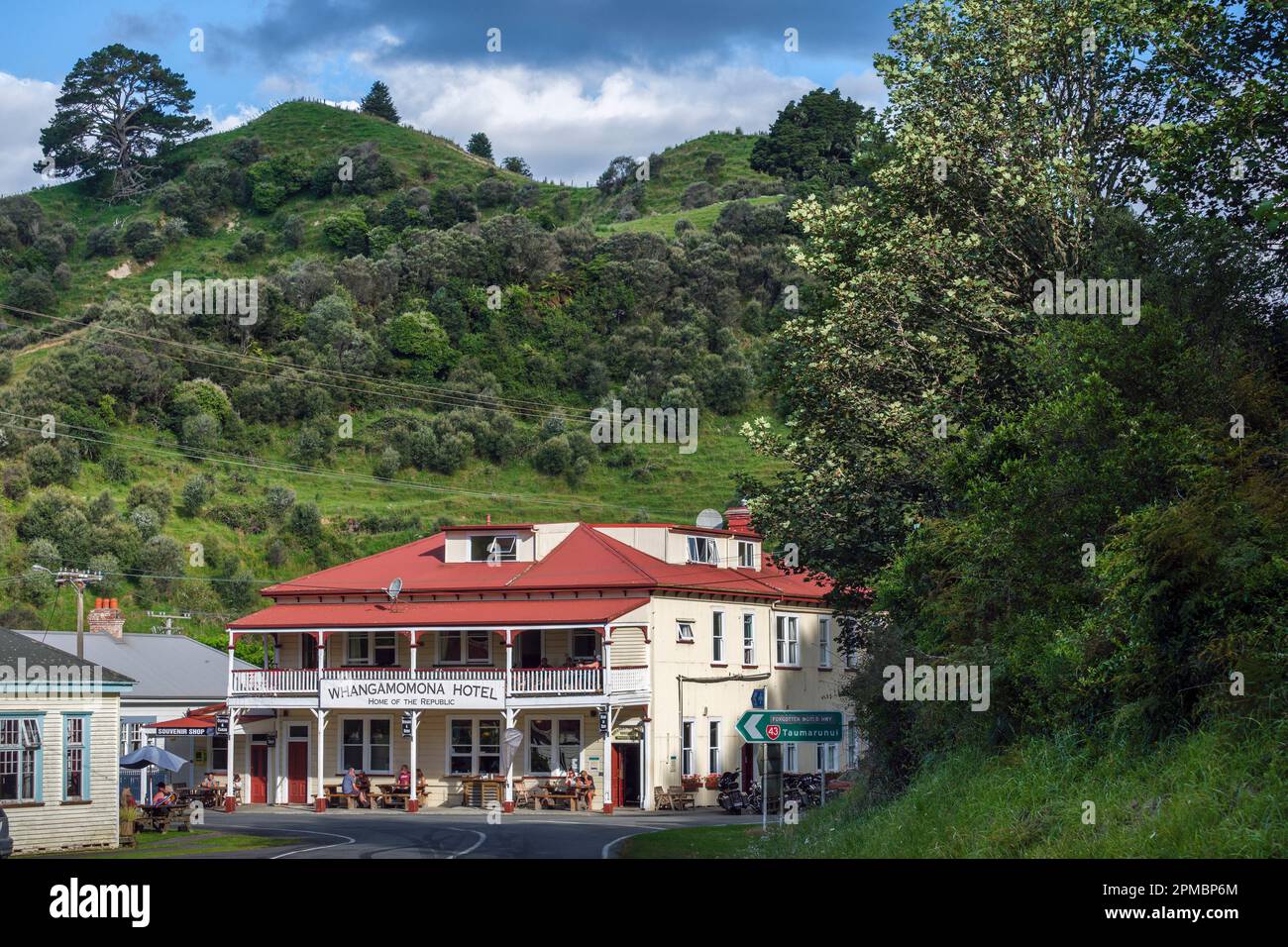 Das Whangamomona Hotel am Forgotten World Highway, North Island, Neuseeland Stockfoto