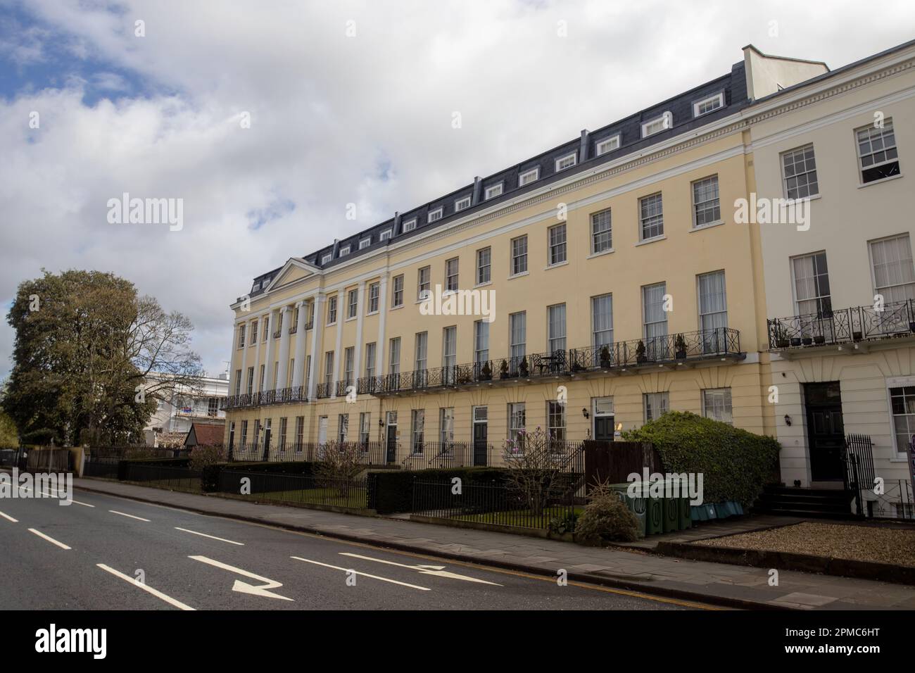 Regency-Gebäude im Zentrum von Cheltenham, Gloucestershire, Großbritannien Stockfoto