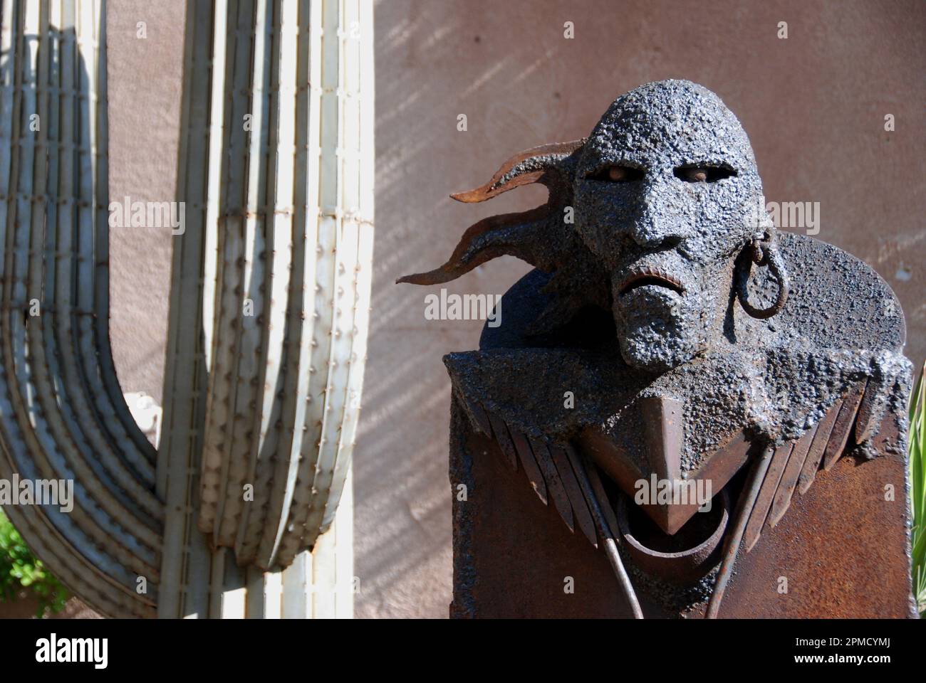 USA, Arizona, Sedona, Skulpturen im Tlaquepaque Arts & Crafts Village Stockfoto