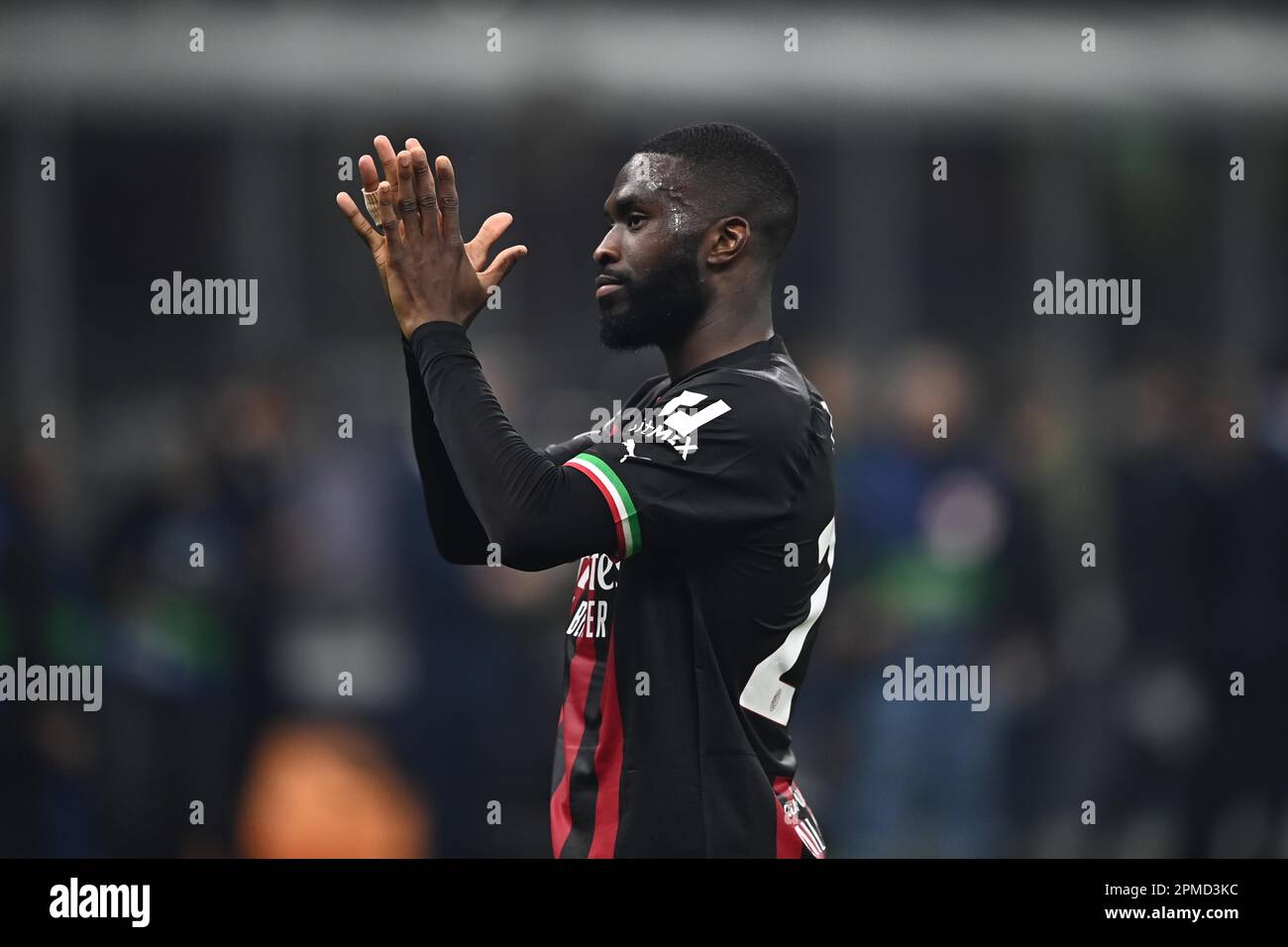 Fikayo Tomori (Mailand) während des UEFA Champions League 2022 2023-Spiels zwischen Mailand 1-0 Neapel im Giuseppe Meazza Stadium am 12. April 2023 in Mailand, Italien. Kredit: Maurizio Borsari/AFLO/Alamy Live News Stockfoto