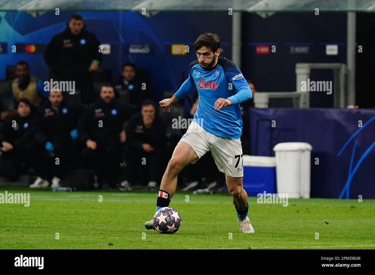 Chvicha Kvaratskhelia (SSC Napoli) während der UEFA Champions League, Viertelfinale, 1.-teiliges Fußballspiel zwischen AC Mailand und SSC Napoli am 12. April 2023 im Stadion San Siro in Mailand, Italien – Foto Luca Rossini/E-Mage Stockfoto