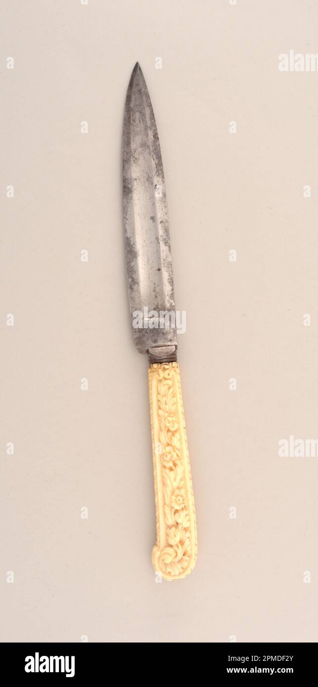 Messer (wahrscheinlich Frankreich); Stahl, Elfenbein; L x B: 25,2 x 2,2 cm (9 15/16 x 7/8 Zoll); Robert L. Metzenberg-Sammlung, Geschenk von Eleanor L. Metzenberg; 1985-103-195 Stockfoto