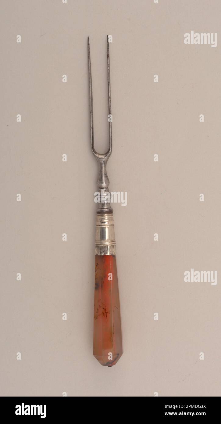 Gabel (England); Stahl, Silber, Achat; L x B: 14 x 1,5 cm (5 1/2 x 9/16 Zoll); Robert L. Metzenberg Collection, Geschenk von Eleanor L. Metzenberg; 1985-103-113 Stockfoto