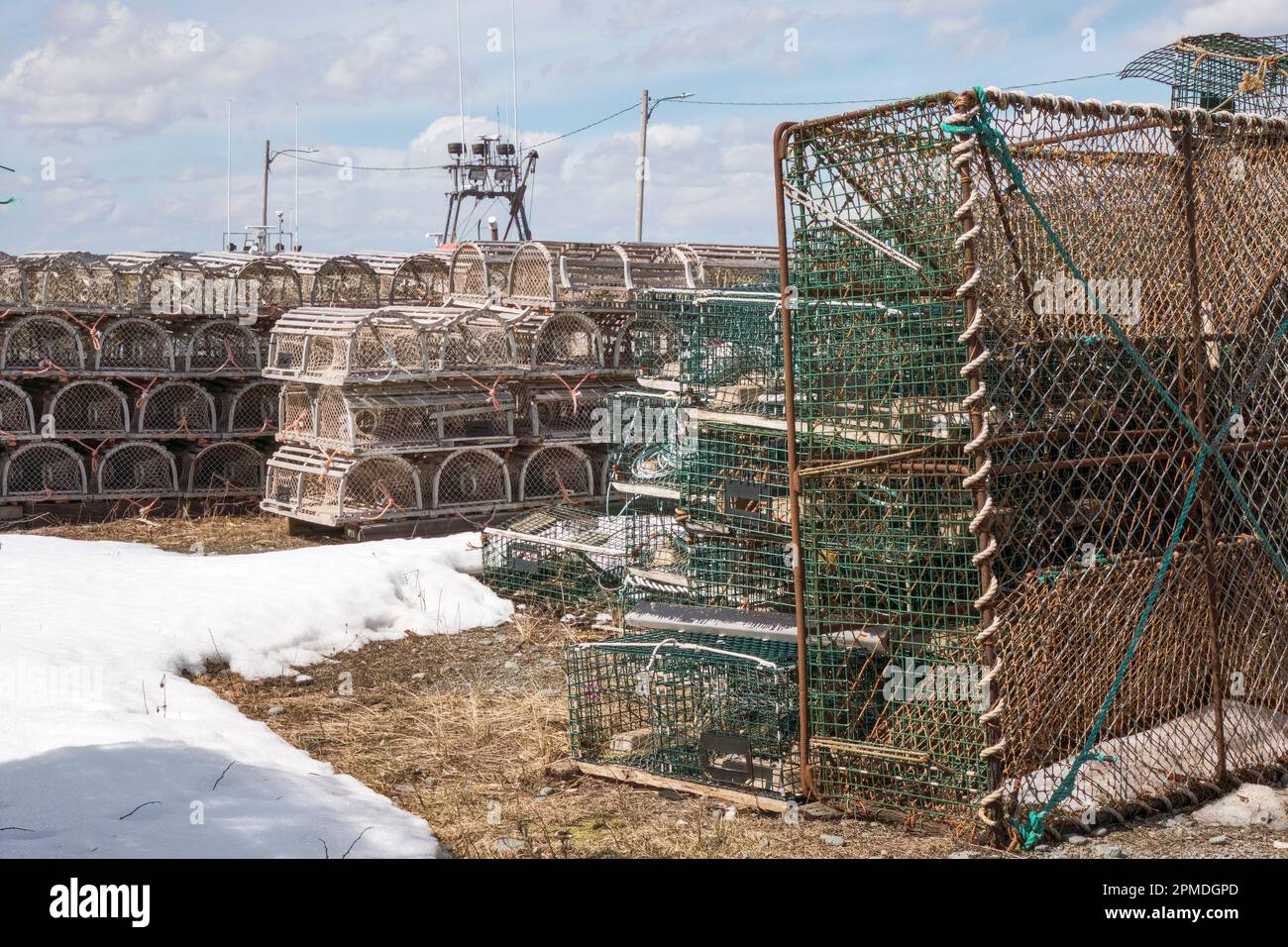 Hummerfallen oder Töpfe bereit für die Frühjahrsfischerei bei Gabarus Nova Scotia. Stockfoto