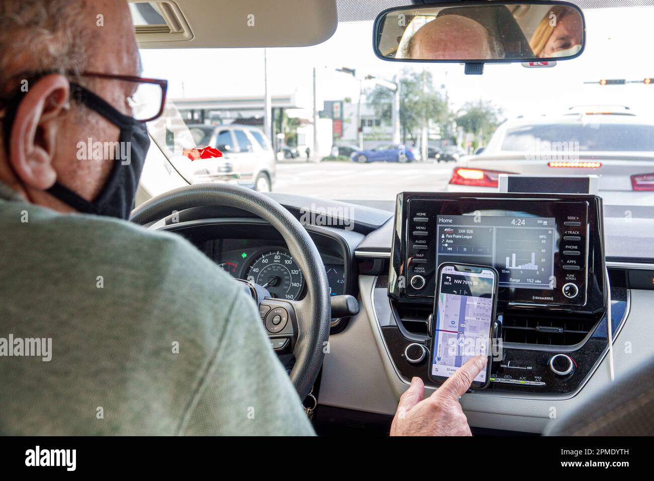 Miami Florida, Uber-Fahrer Auto Fahrzeug, männlicher Mann, Erwachsene, Einwohner, lateinamerikanischer Latino, ethnische Zugehörigkeit, Einwanderer Stockfoto