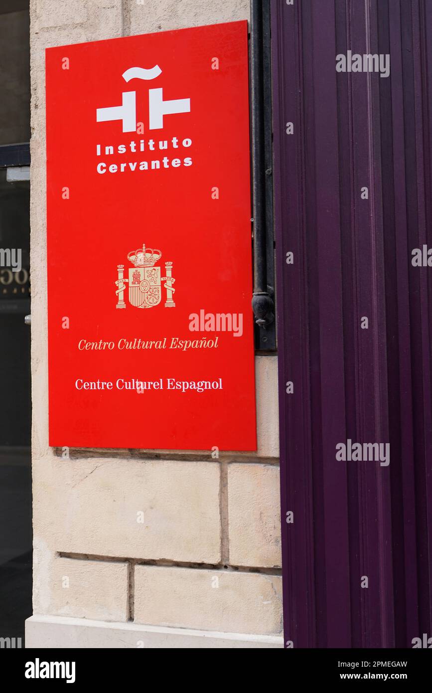 Bordeaux , Aquitaine Frankreich - 04 10 2023 : instituto cervantes Cervantes Instute Eingang des offiziellen spanischen Kulturzentrums in der französischen Stadt Bordeaux Stockfoto