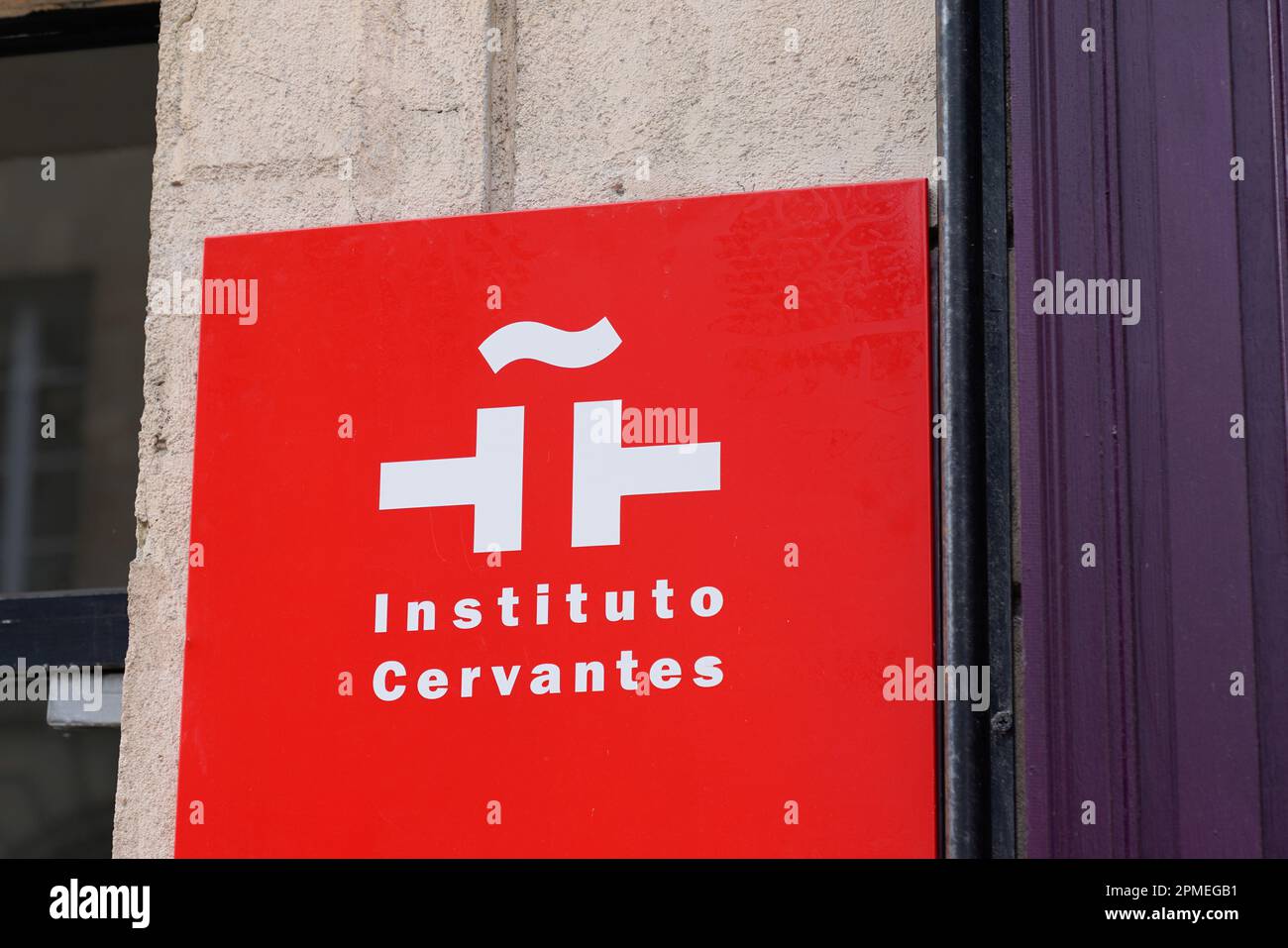 Bordeaux , Aquitaine France - 04 10 2023 : Instituto Cervantes Logo Marke und Textzeichen Institut für gemeinnützige Organisationen, die Spanisch unterrichten Stockfoto