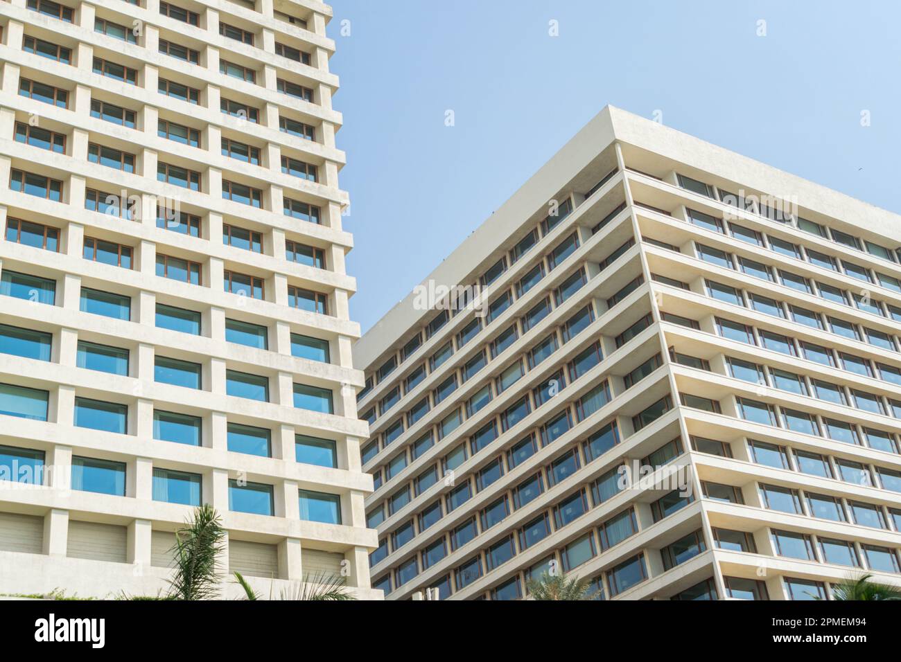 Die Fassade des berühmten Trident Hotels am Nariman Point in Mumbai, Indien Stockfoto