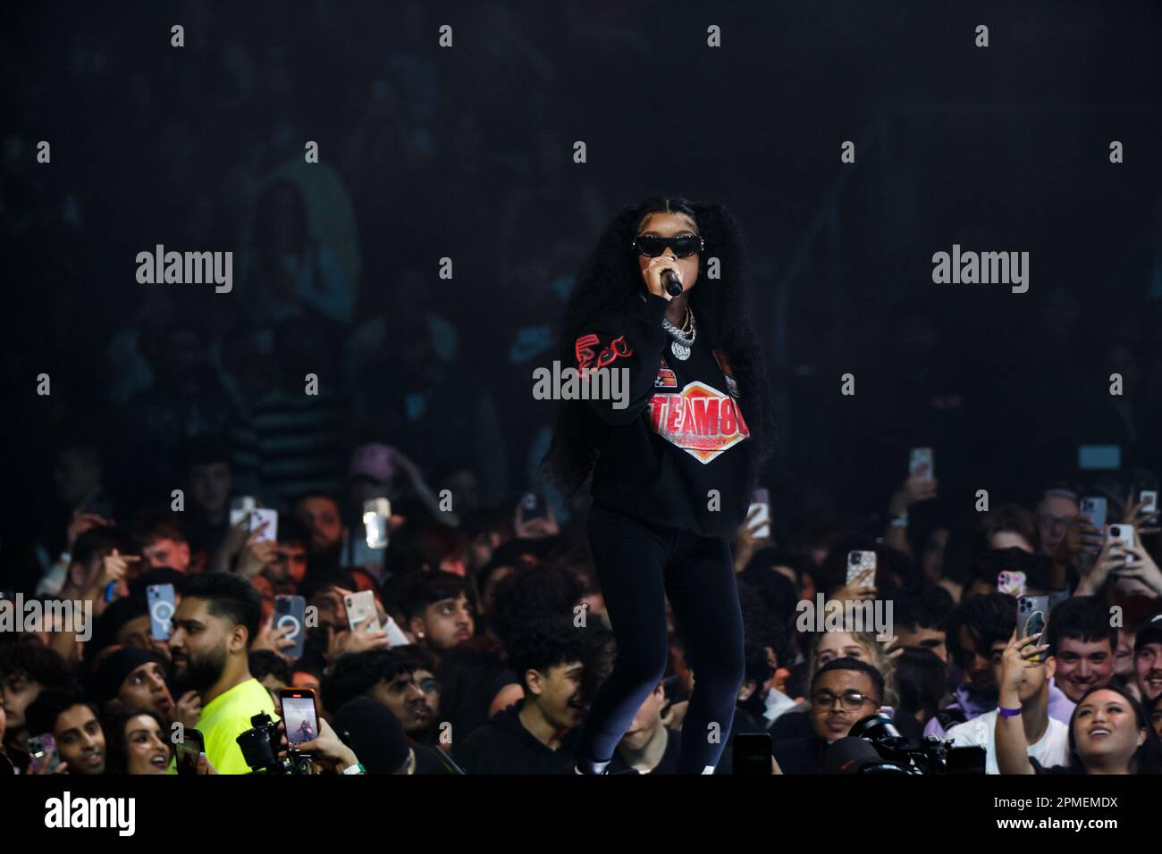 Rapper Lola Brooke tritt in der Scotiabank Arena in Toronto, KANADA, auf der Bühne auf Stockfoto